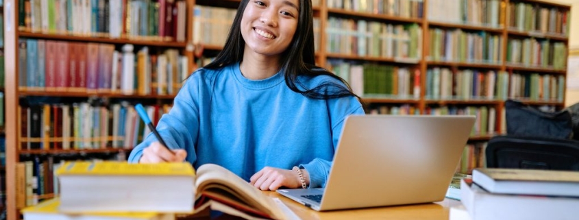 Con visado de estudiante se puede trabajar en España